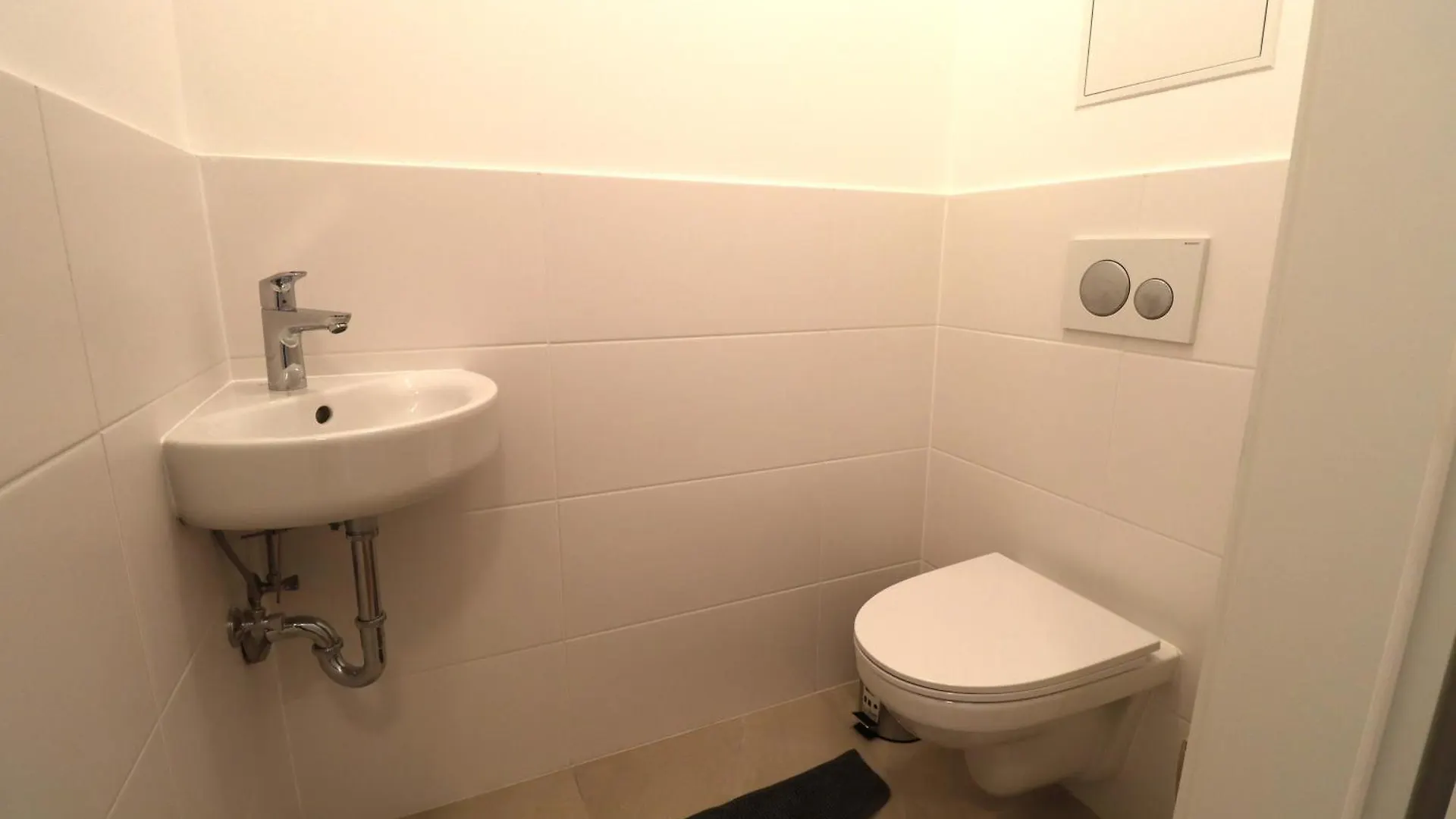 Wohnflair Mit Balkon T25 Appartement Wenen