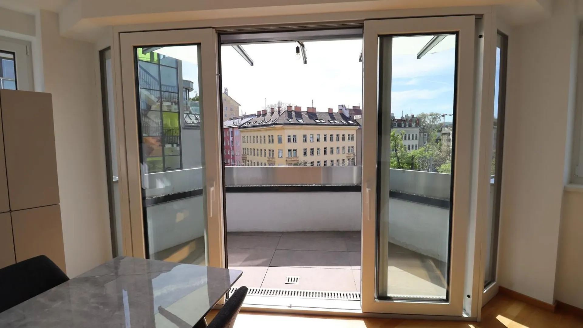 ウィーンWohnflair Mit Balkon T25アパートメント アパート